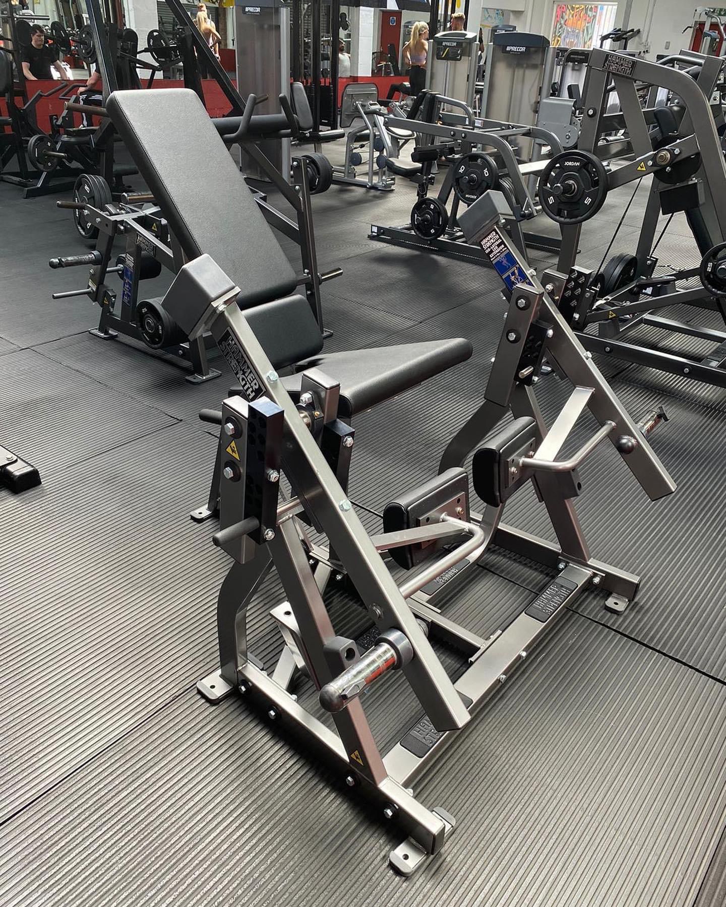 Hammer Strength Plate-Loaded Iso-Lateral leg extension - Image 3